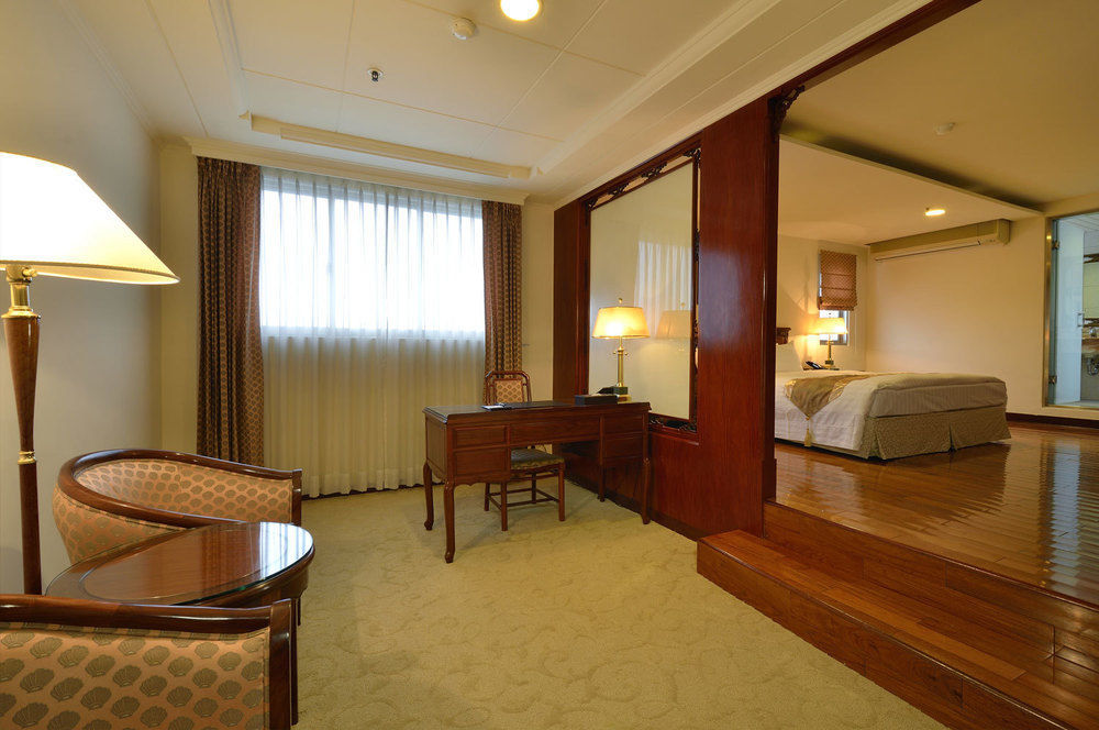 King'S Paradise Hotel Csungli Kültér fotó