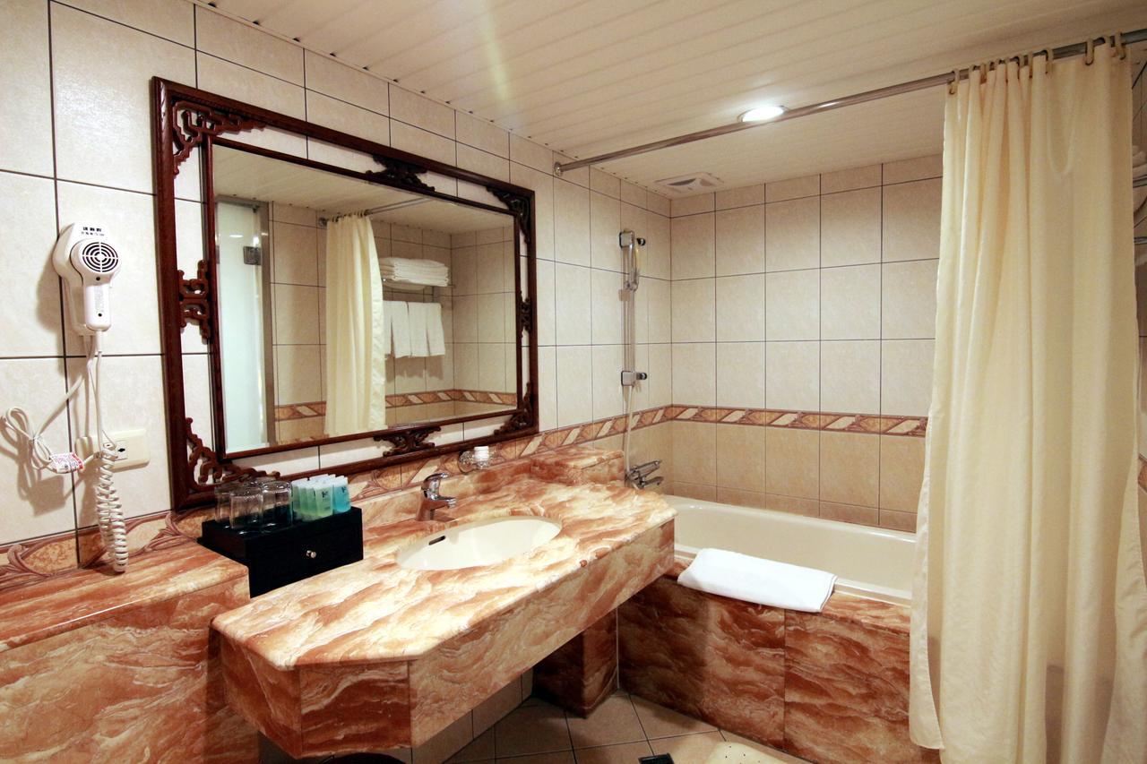 King'S Paradise Hotel Csungli Kültér fotó