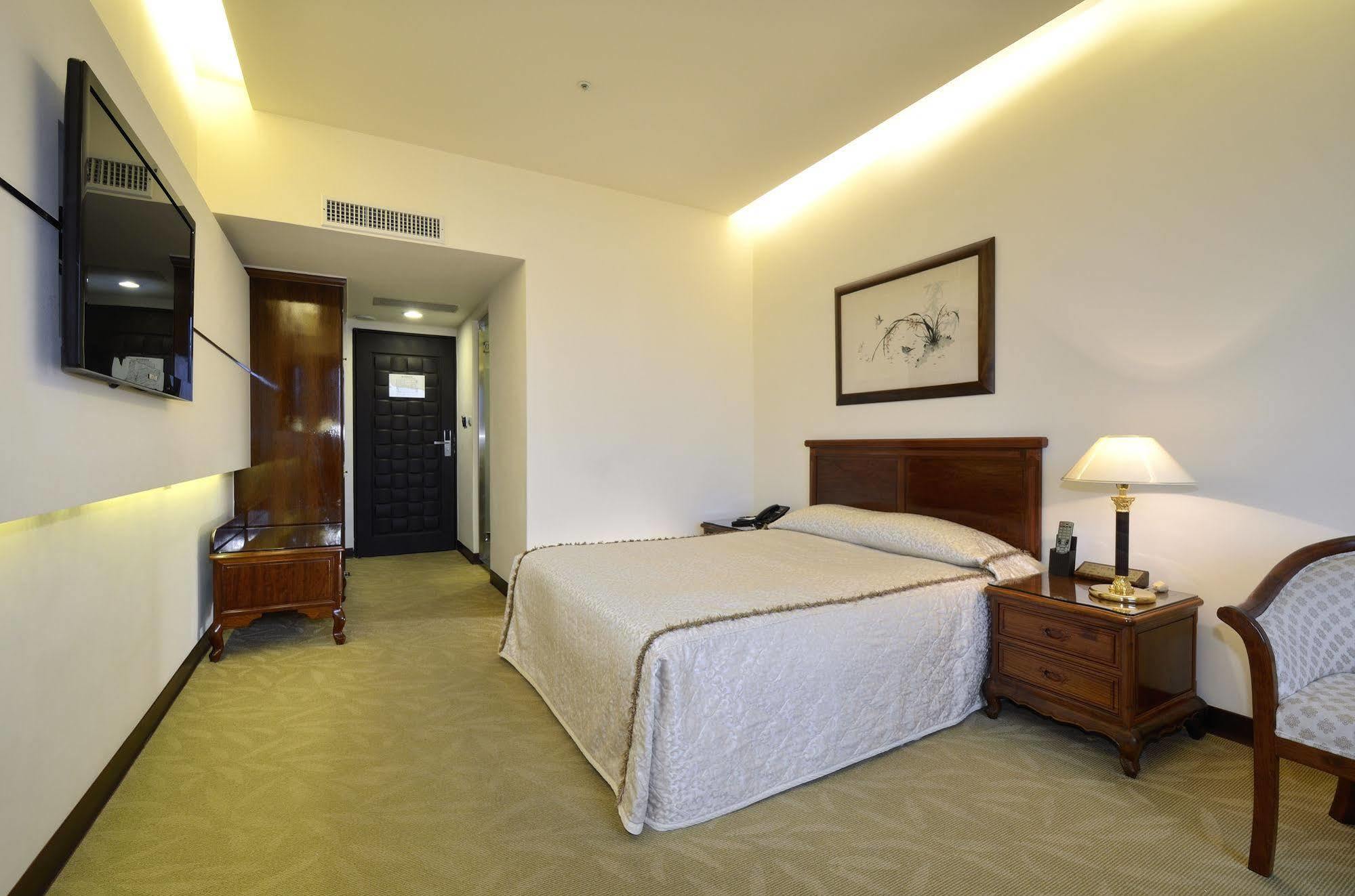 King'S Paradise Hotel Csungli Kültér fotó