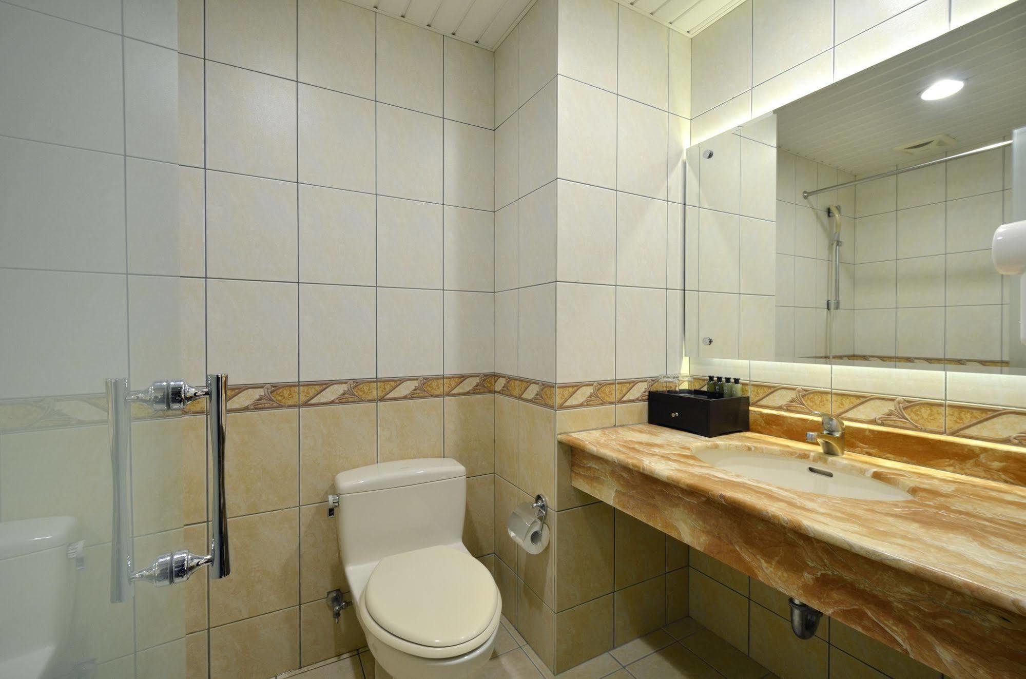 King'S Paradise Hotel Csungli Kültér fotó